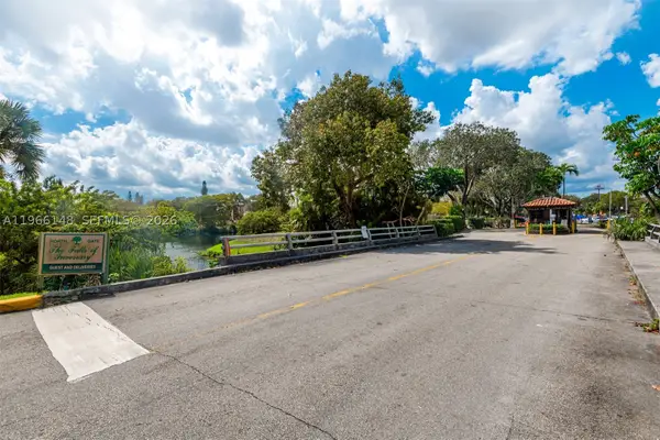 6301 N Fall Circle #213, Lauderhill, FL 33319