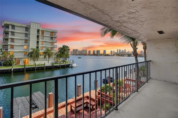 2689 NE 165th #56, North Miami Beach, FL 33160