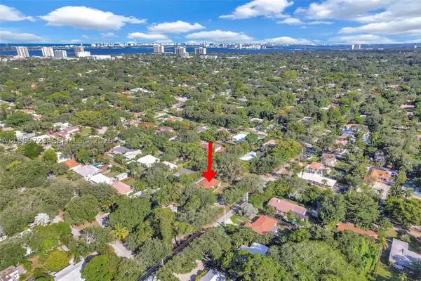 11919 NE 8th, Biscayne Park, FL 33161