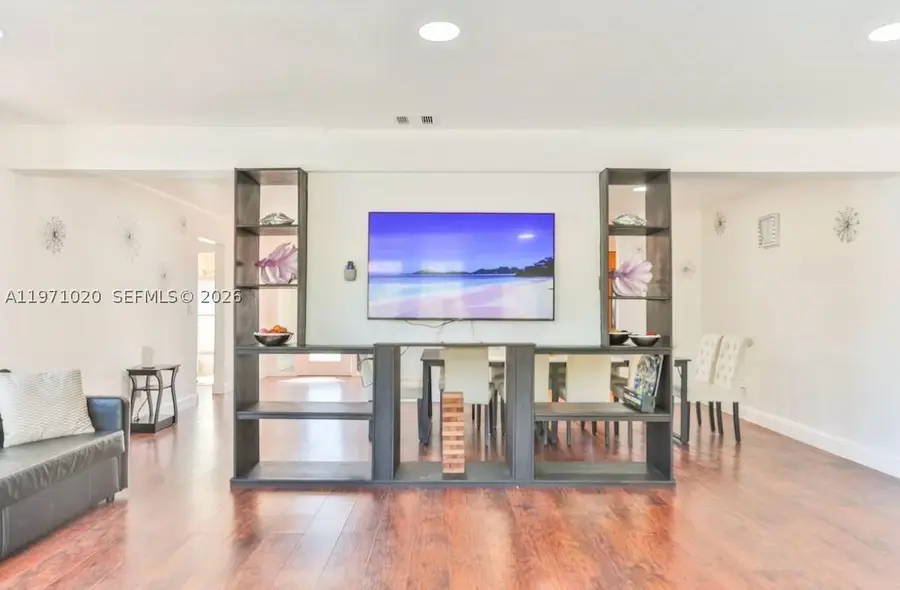 Address Withheld By Seller, Miami, FL 33180 - #3