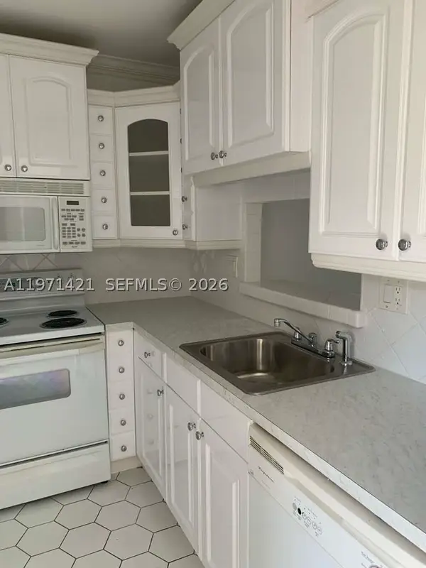 5003 NW 35th #405, Lauderdale Lakes, FL 33319