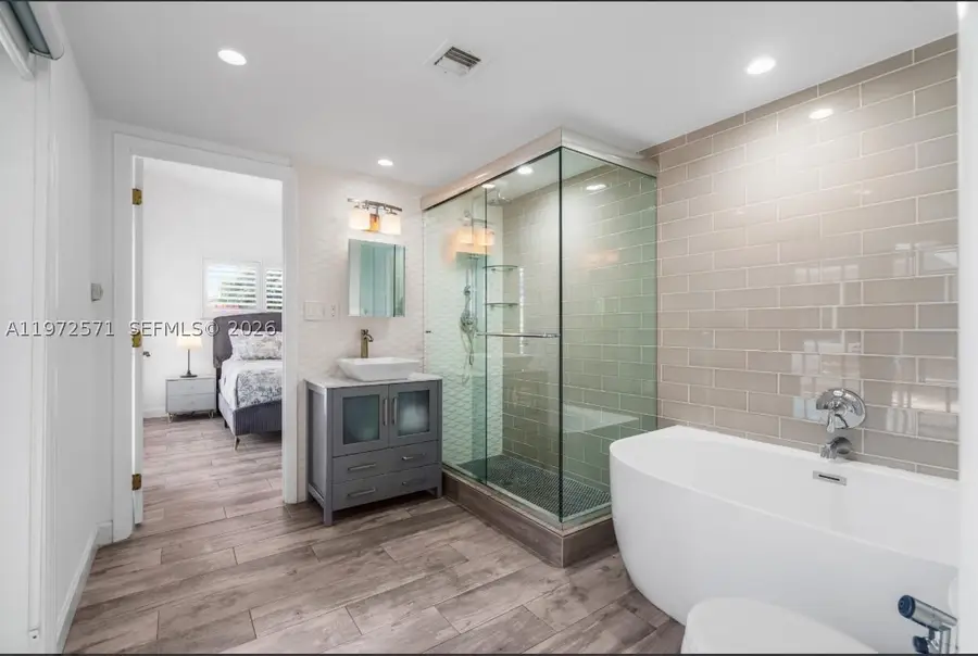 811 N Highland, Hollywood, FL 33021 - #3