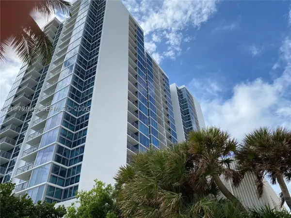 2655 Collins #1404, Miami Beach, FL 33140
