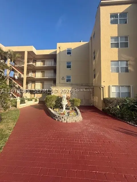 2801 Somerset #105, Lauderdale Lakes, FL 33311 - #1