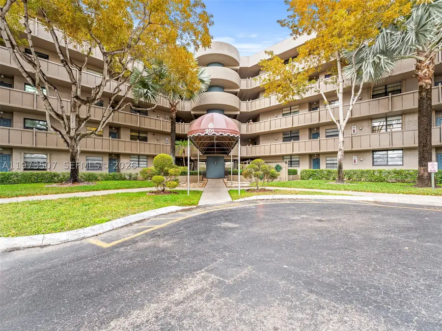 901 Colony Point #304, Pembroke Pines, FL 33026 - #2