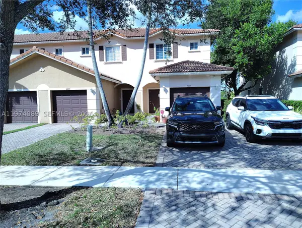 Address Withheld By Seller, Tamarac, FL 33321