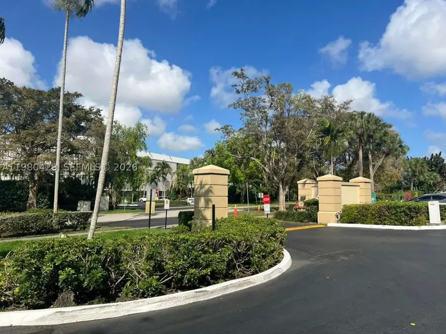 800 NE 195th #501, Miami, FL 33179 - #3