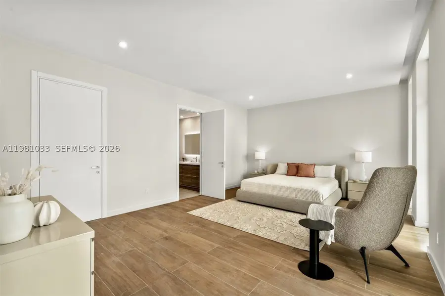 527 Orton #902, Fort Lauderdale, FL 33304 - #3