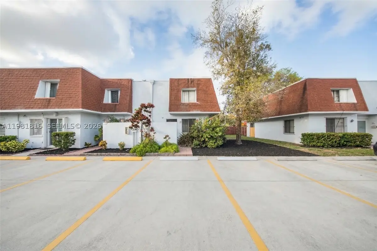 10710 NW 7th #11B, Miami, FL 33172 - #1