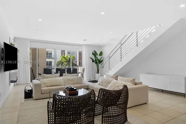 1034 NE 18th #205, Fort Lauderdale, FL 33304