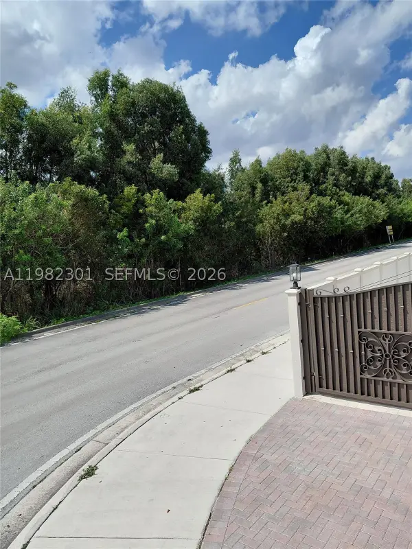 168xx 45th, Miami, FL 33185