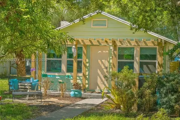213 N E, Lake Worth, FL 33460