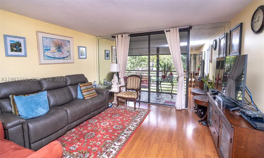1000 Colony Point #203, Pembroke Pines, FL 33026 - #3