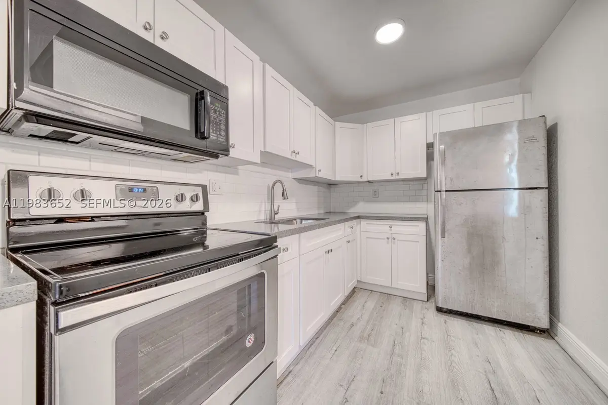 9459 SW 76th #R5, Miami, FL 33173 - #1