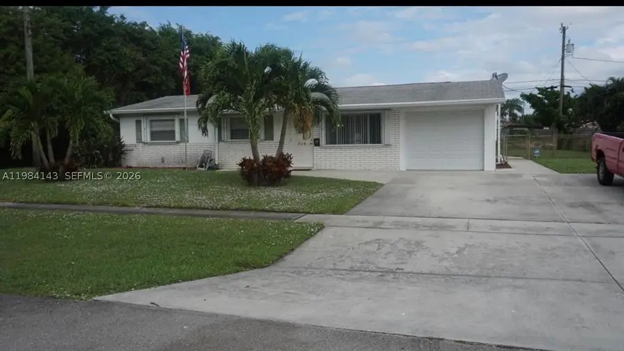 328 Riverdale, Palm Springs, FL 33461 - #2