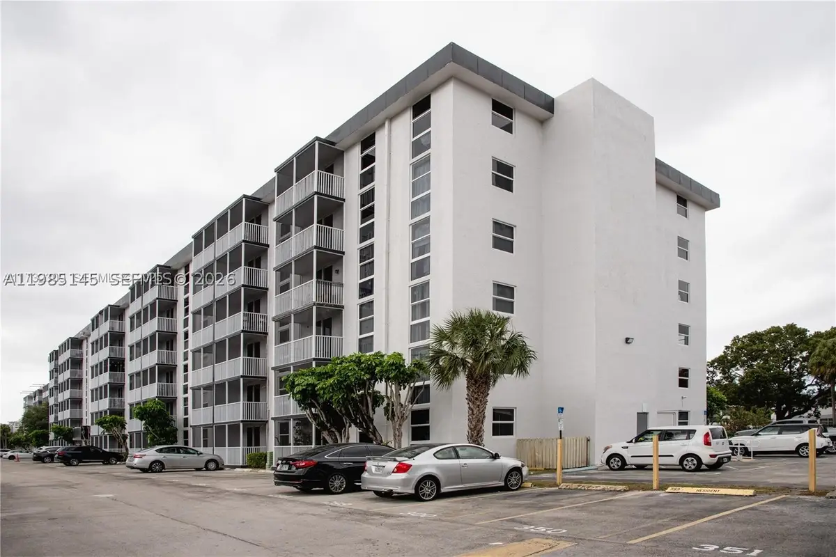 16950 W Dixie #A-529, North Miami Beach, FL 33160 - #1