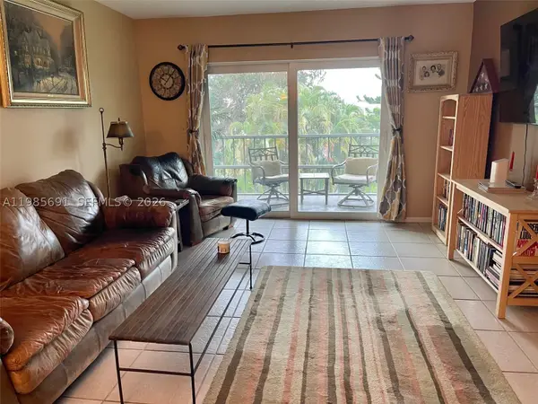 1000 Hillcrest #308, Hollywood, FL 33021