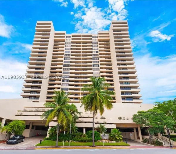 2555 Collins #2002, Miami Beach, FL 33140