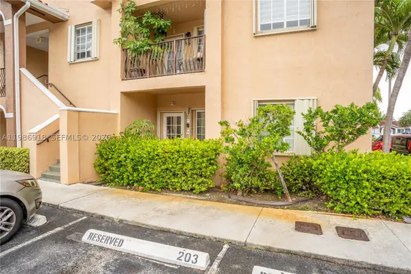 17425 NW 75th #101, Hialeah, FL 33015