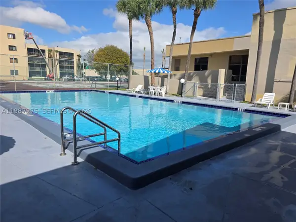 8615 NW 8th #319, Miami, FL 33126