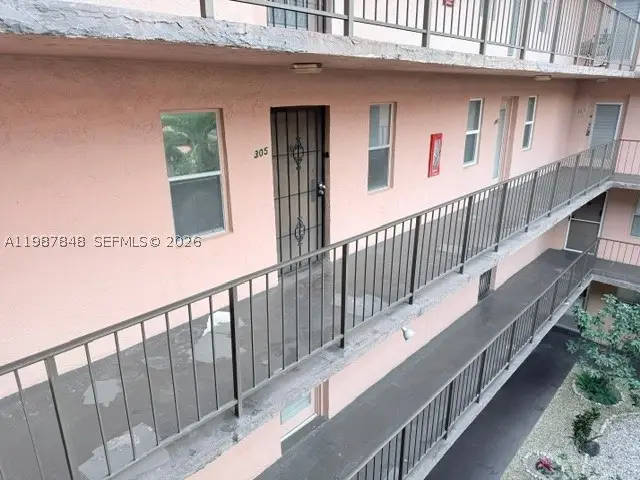2841 Somerset #305, Lauderdale Lakes, FL 33311 - #2