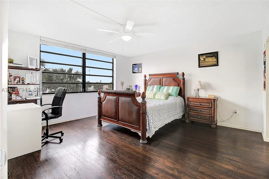 1100 Colony Point #302, Pembroke Pines, FL 33026 - #3