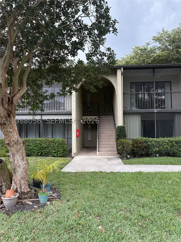 721 Sunny Pine #C2, Greenacres, FL 33415