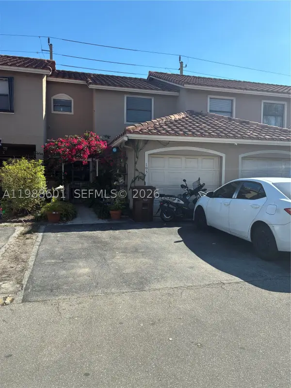 2530 W 60th #103-17, Hialeah, FL 33016