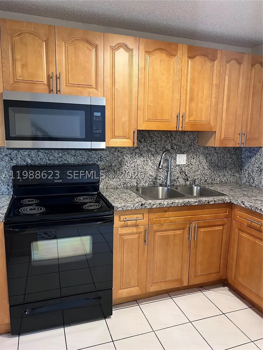 2750 W 76th #208, Hialeah, FL 33016 - #3