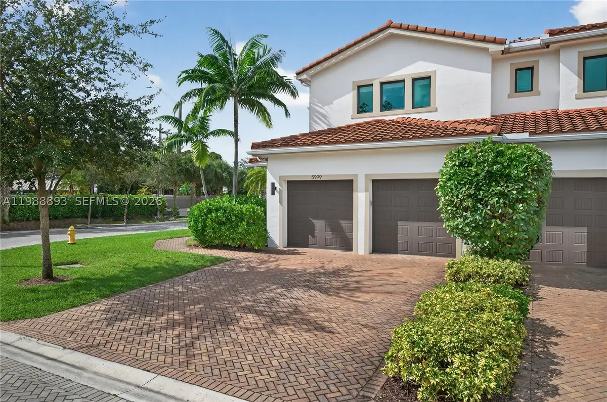 5999 E Brookfield Cir E, Hollywood, FL 33312 - #1