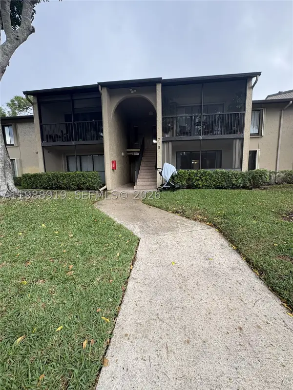 718 Sunny Pine #D1, Greenacres, FL 33415