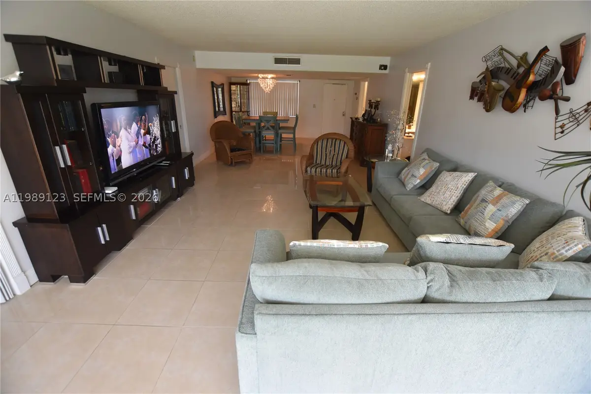 3800 Oaks Clubhouse #309, Pompano Beach, FL 33069 - #1