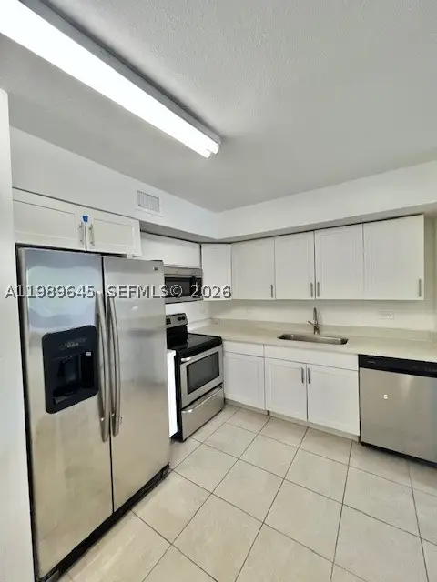 3690 N 56th #902, Hollywood, FL 33021