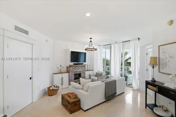 350 S Miami #1205, Miami, FL 33130