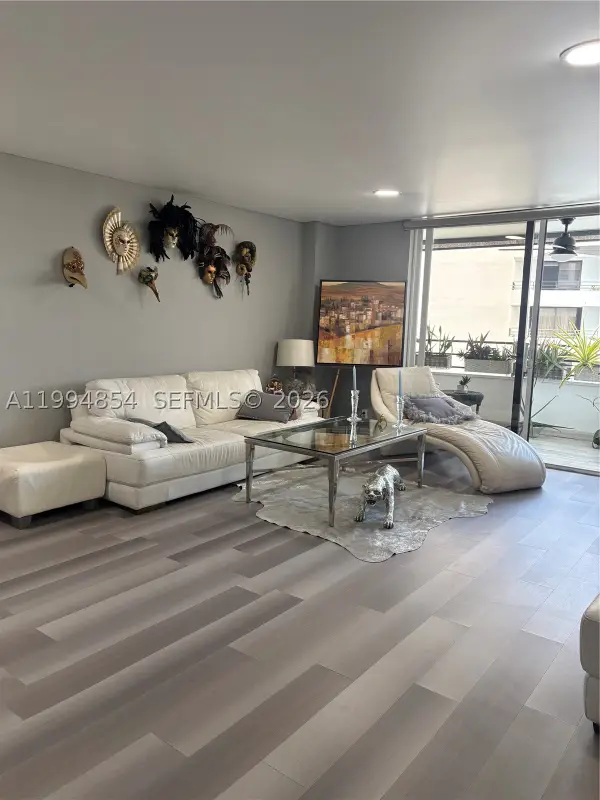 Address Withheld By Seller, Hallandale, FL 33009