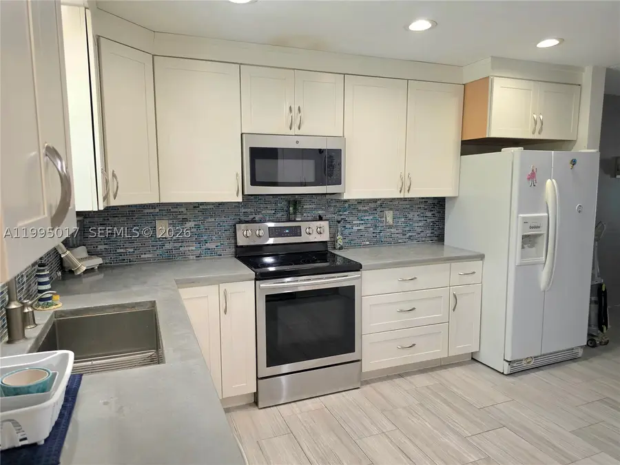 Address Withheld By Seller, Fort Myers, FL 33919 - #3