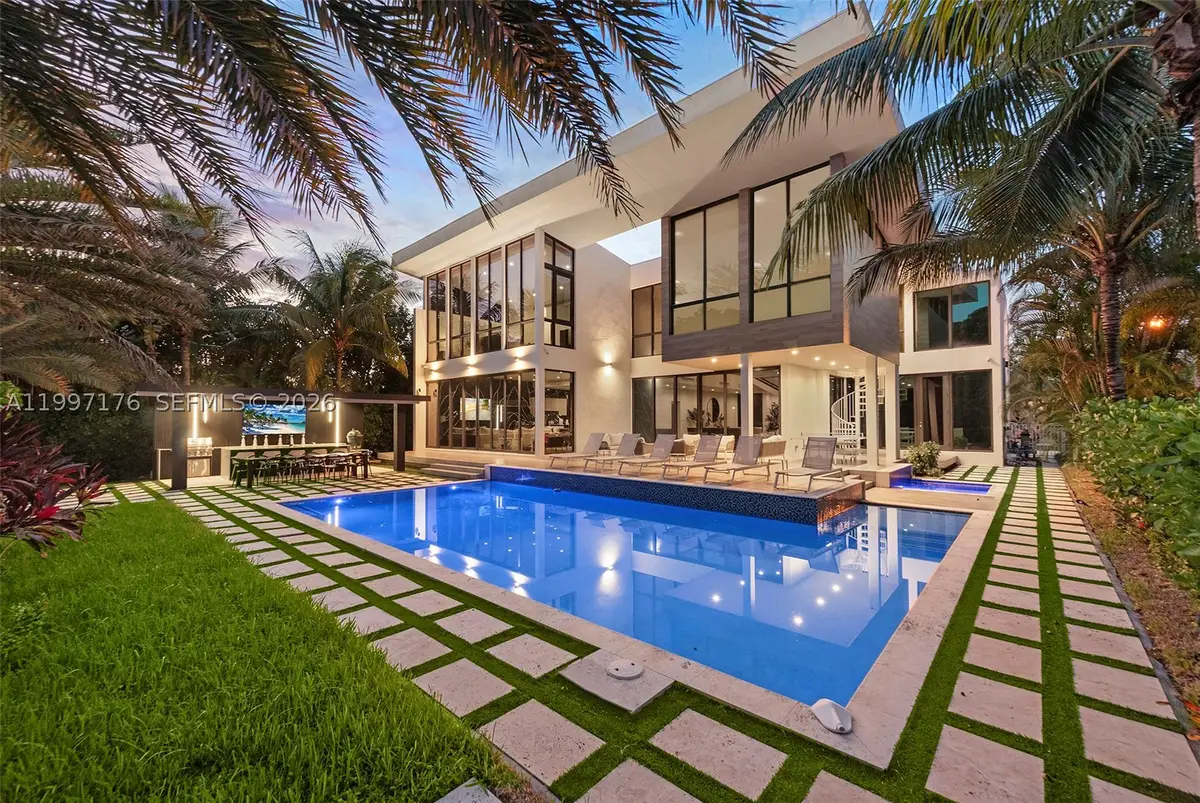 521 Holiday, Hallandale, FL 33009 - #1