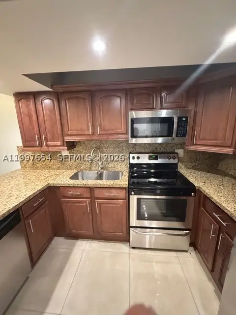 100 Lakeview #115, Weston, FL 33326 - #2