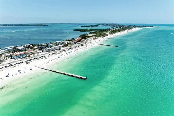 3400 6th #6, Holmes Beach, FL 34217