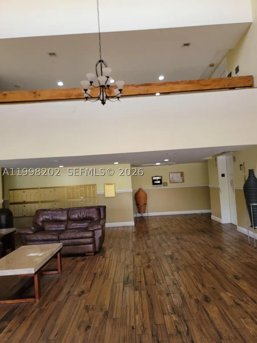 220 Lakeview #301, Weston, FL 33326 - #3