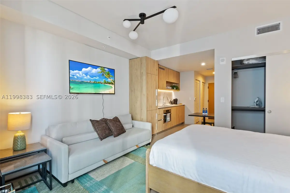 11 NE 6 #2108, Miami, FL 33132 - #1