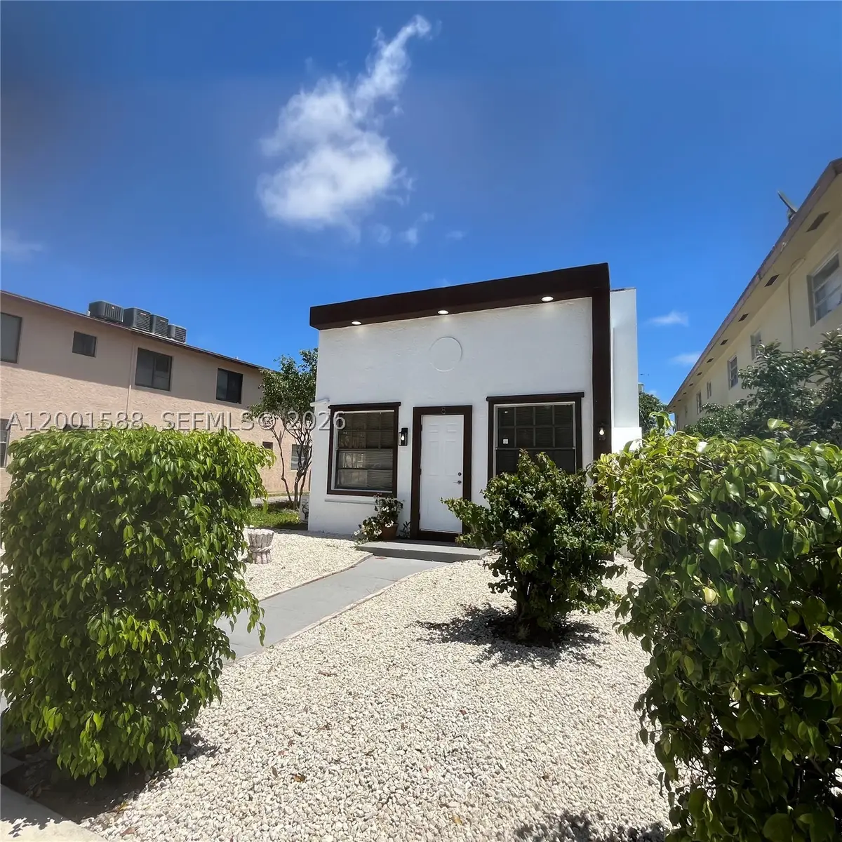 8 S C, Lake Worth, FL 33460 - #1