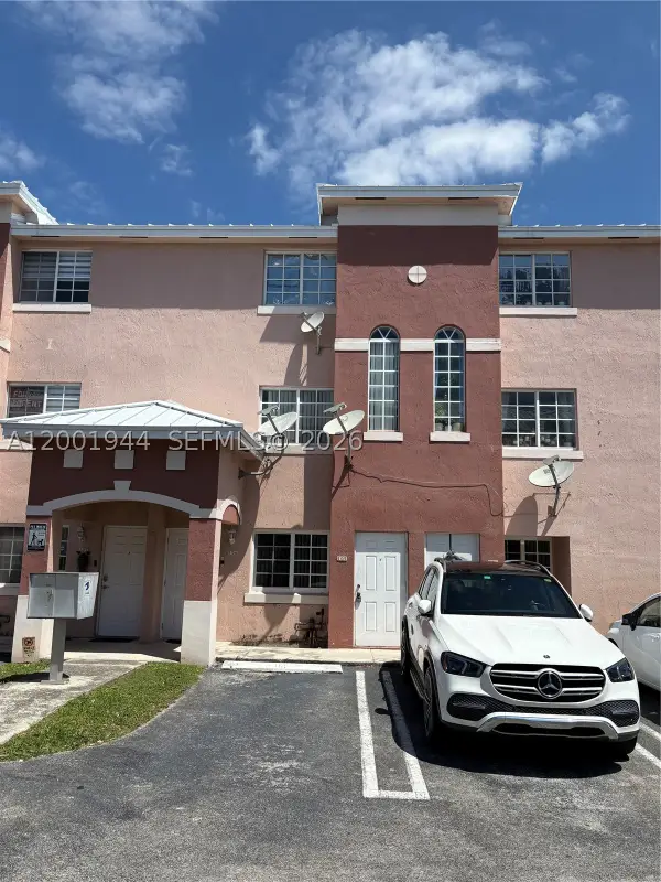 12035 SW 14th #105, Miami, FL 33184