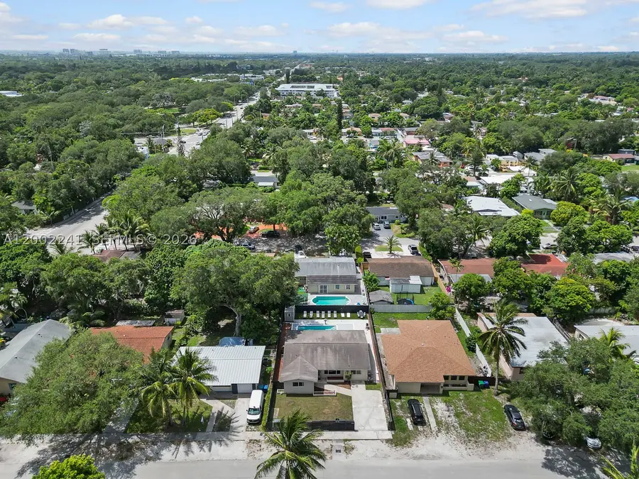 560 NE 161st, Miami, FL 33162 - #2