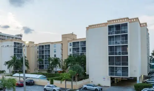 2935 NE 163rd #4Q, North Miami Beach, FL 33160 - #2