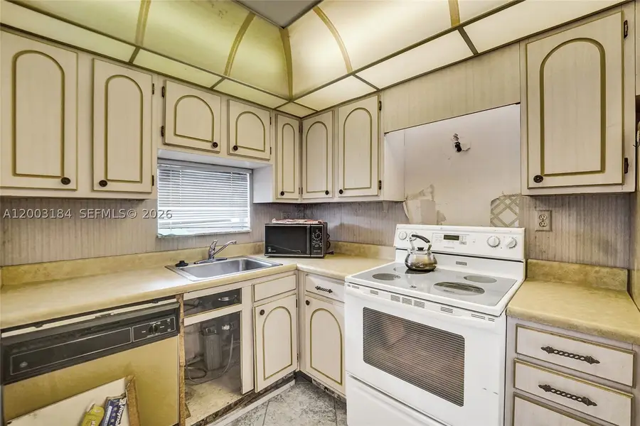811 S Hollybrook #207, Pembroke Pines, FL 33025 - #3