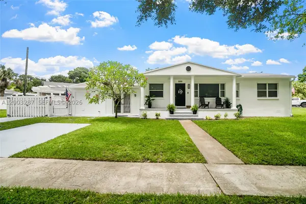 899 E Country Club, Plantation, FL 33317