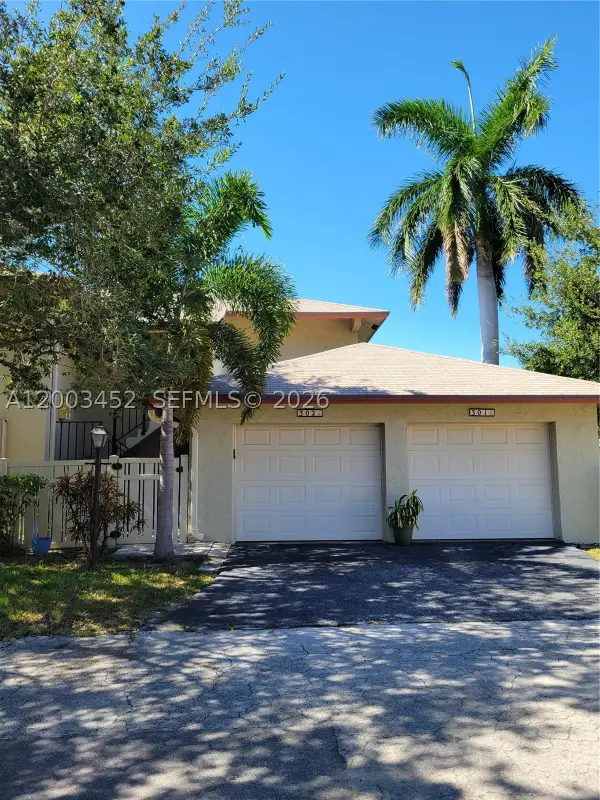 1821 NE 40th #302, Pompano Beach, FL 33064