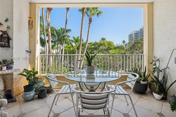 719 Crandon #310, Key Biscayne, FL 33149