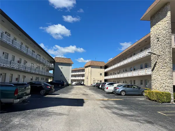 5181 W Oakland Park #206, Lauderdale Lakes, FL 33313